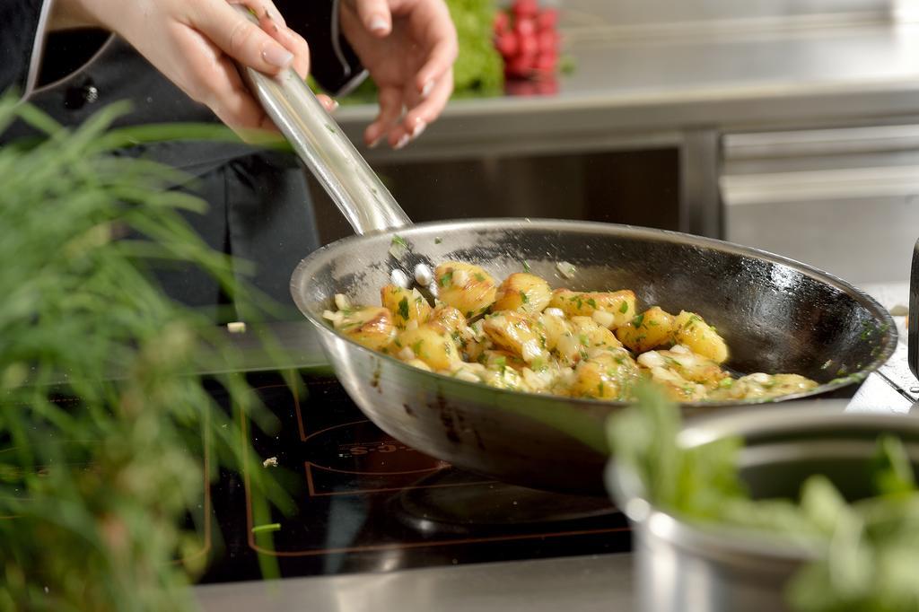 Wohlfuehlhotel Schiestl Fuegen Ngoại thất bức ảnh