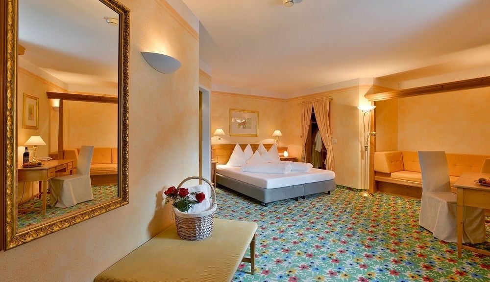 Wohlfuehlhotel Schiestl Fuegen Ngoại thất bức ảnh