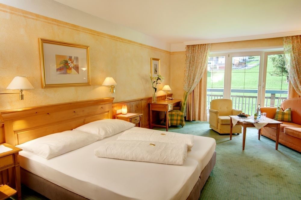 Wohlfuehlhotel Schiestl Fuegen Ngoại thất bức ảnh