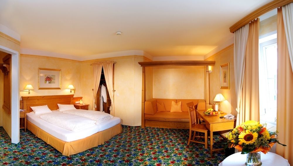 Wohlfuehlhotel Schiestl Fuegen Ngoại thất bức ảnh