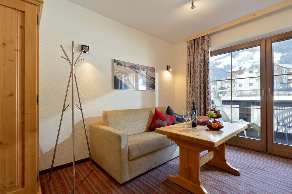 Wohlfuehlhotel Schiestl Fuegen Ngoại thất bức ảnh