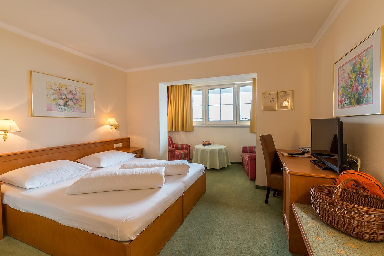 Wohlfuehlhotel Schiestl Fuegen Ngoại thất bức ảnh