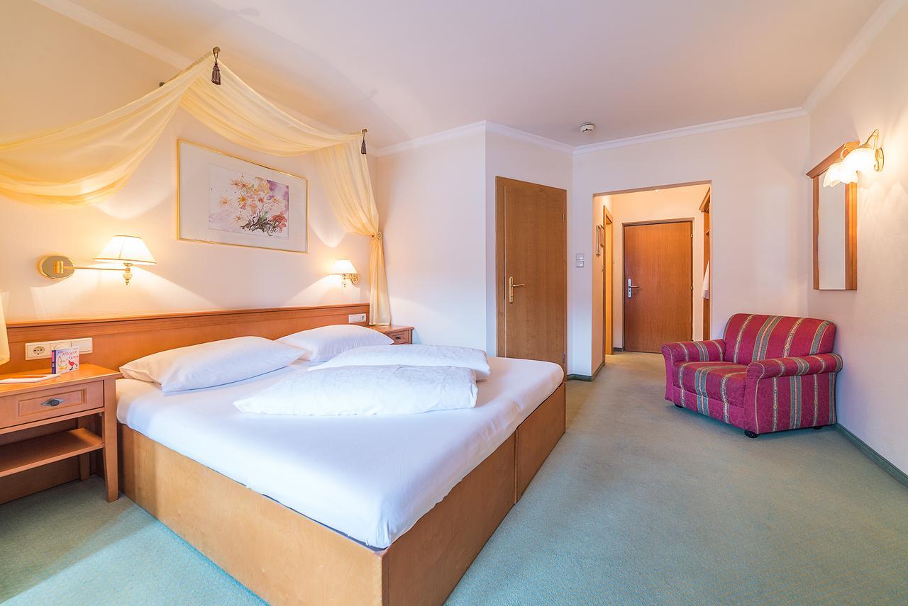 Wohlfuehlhotel Schiestl Fuegen Ngoại thất bức ảnh