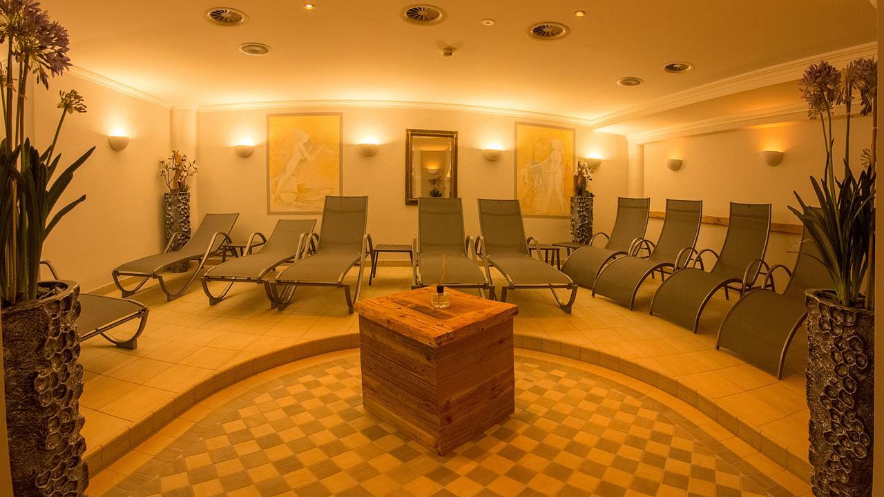 Wohlfuehlhotel Schiestl Fuegen Ngoại thất bức ảnh
