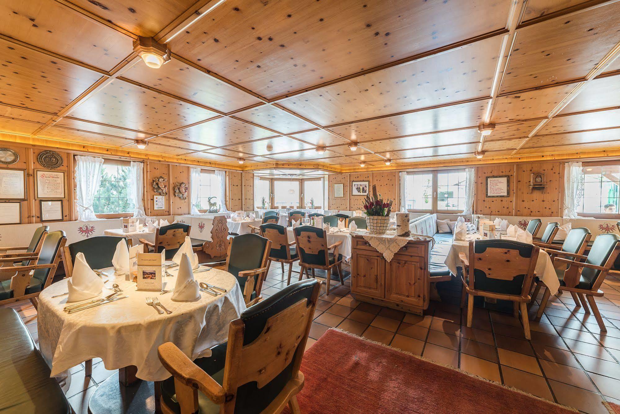 Wohlfuehlhotel Schiestl Fuegen Ngoại thất bức ảnh