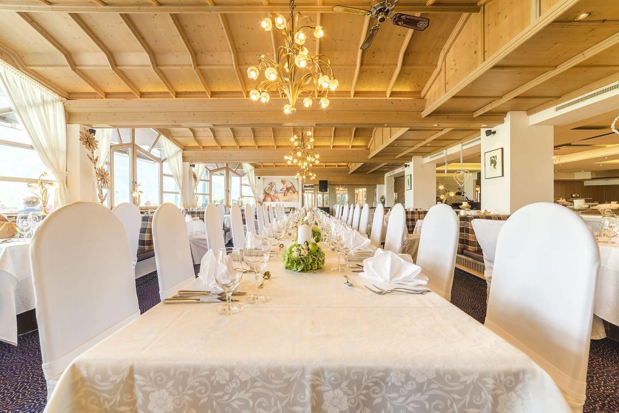 Wohlfuehlhotel Schiestl Fuegen Ngoại thất bức ảnh